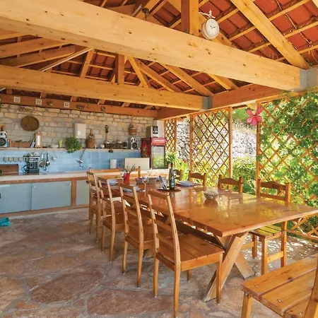 Apartman In With House Sea View Mravince